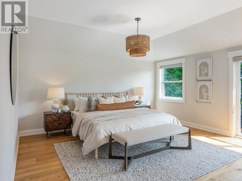 37 Elmview Drive, Toronto (Birchcliffe-Cliffside), ON - Indoor Photo Showing Bedroom