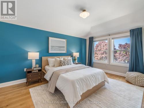 37 Elmview Drive, Toronto (Birchcliffe-Cliffside), ON - Indoor Photo Showing Bedroom