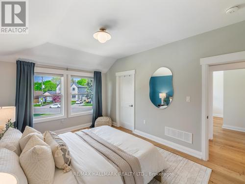 37 Elmview Drive, Toronto (Birchcliffe-Cliffside), ON - Indoor Photo Showing Bedroom