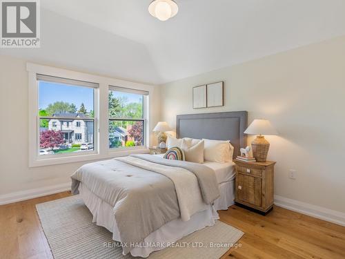 37 Elmview Drive, Toronto (Birchcliffe-Cliffside), ON - Indoor Photo Showing Bedroom