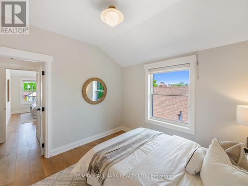 37 Elmview Drive, Toronto (Birchcliffe-Cliffside), ON - Indoor Photo Showing Bedroom