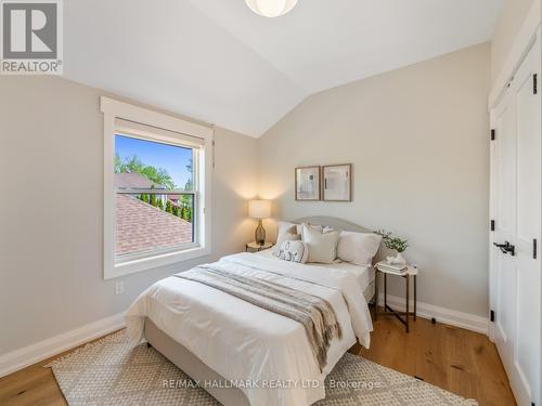 37 Elmview Drive, Toronto (Birchcliffe-Cliffside), ON - Indoor Photo Showing Bedroom