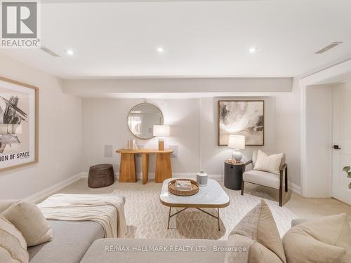 37 Elmview Drive, Toronto (Birchcliffe-Cliffside), ON - Indoor Photo Showing Living Room