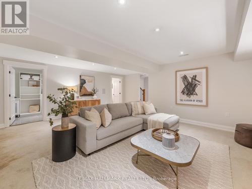 37 Elmview Drive, Toronto, ON - Indoor Photo Showing Living Room