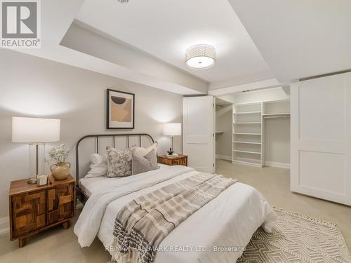 37 Elmview Drive, Toronto (Birchcliffe-Cliffside), ON - Indoor Photo Showing Bedroom