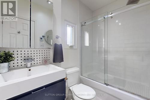 3722 St. Clair Avenue E, Toronto E08, ON - Indoor Photo Showing Bathroom