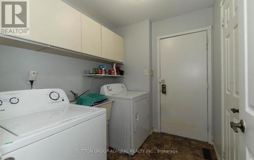 98 Mcmorran Crescent, Vaughan, ON - Indoor Photo Showing Laundry Room