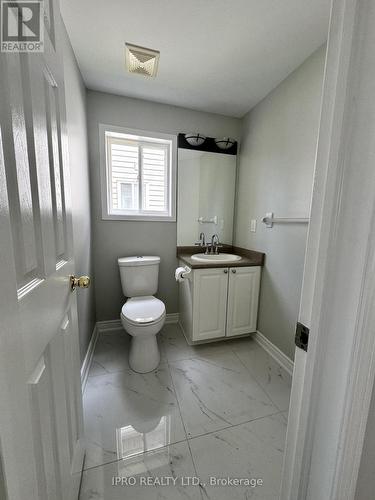 52 Dunsmore Lane, Barrie, ON - Indoor Photo Showing Bathroom
