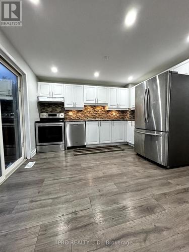 52 Dunsmore Lane, Barrie, ON - Indoor Photo Showing Kitchen