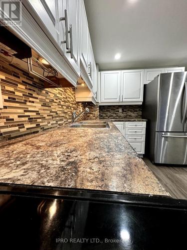 52 Dunsmore Lane, Barrie, ON - Indoor Photo Showing Kitchen With Upgraded Kitchen