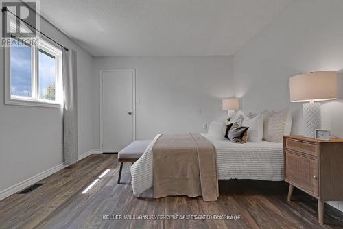 99 Willow Glen Drive, Kawartha Lakes (Lindsay), ON - Indoor Photo Showing Bedroom