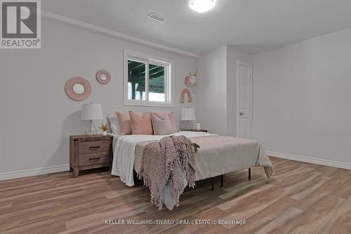 99 Willow Glen Drive, Kawartha Lakes (Lindsay), ON - Indoor Photo Showing Bedroom