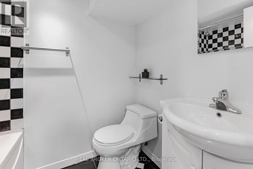 280 Roselawn Avenue, Toronto, ON - Indoor Photo Showing Bathroom