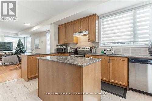 Th 7 - 389 The Westway, Toronto (Willowridge-Martingrove-Richview), ON - Indoor Photo Showing Kitchen