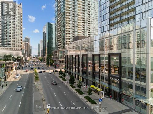 5200 Yonge Street, Toronto (Willowdale West), ON 