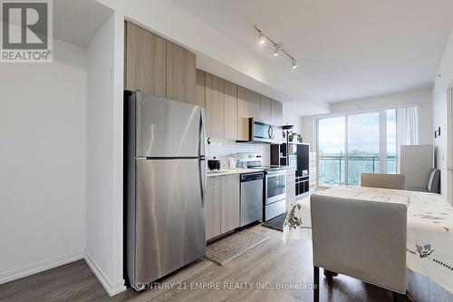 505 - 3237 Bayview Avenue, Toronto (Bayview Woods-Steeles), ON - Indoor Photo Showing Kitchen