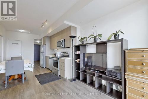 505 - 3237 Bayview Avenue, Toronto (Bayview Woods-Steeles), ON - Indoor Photo Showing Kitchen