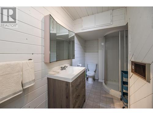 19255 Chief Lake Road, Prince George, BC - Indoor Photo Showing Bathroom