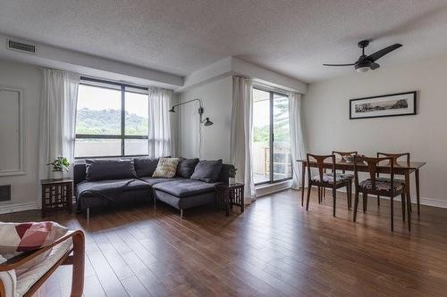 432 Main Street E|Unit #401, Hamilton, ON - Indoor Photo Showing Living Room