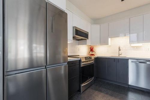 432 Main Street E|Unit #401, Hamilton, ON - Indoor Photo Showing Kitchen With Upgraded Kitchen