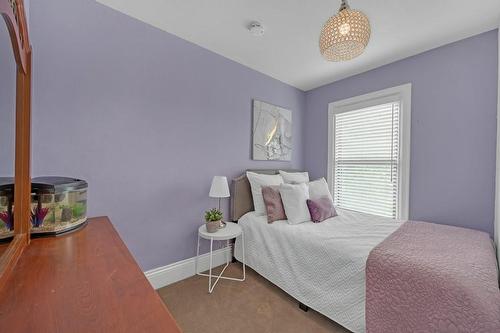 226 Balsam Avenue S, Hamilton, ON - Indoor Photo Showing Bedroom