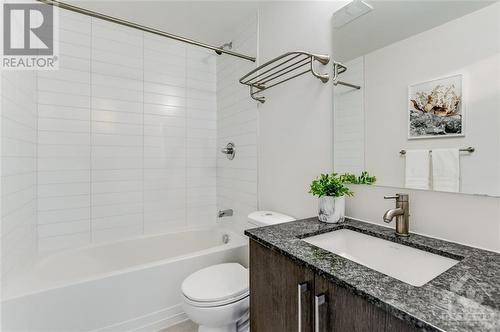 485 Richmond Road Unit#1207, Ottawa, ON - Indoor Photo Showing Bathroom