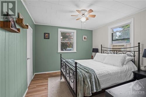 22 Dufferin Street, Smiths Falls, ON - Indoor Photo Showing Bedroom