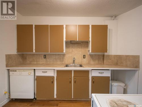 1156 Athol Street, Regina, SK - Indoor Photo Showing Kitchen