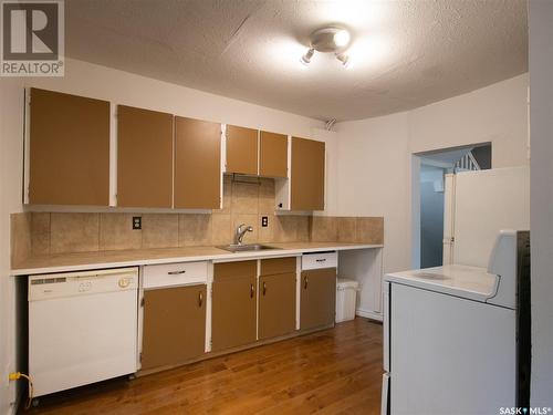 1156 Athol Street, Regina, SK - Indoor Photo Showing Kitchen