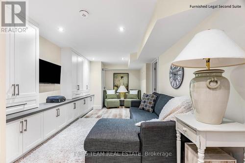 92 Nelson Street, Barrie (Codrington), ON - Indoor Photo Showing Living Room