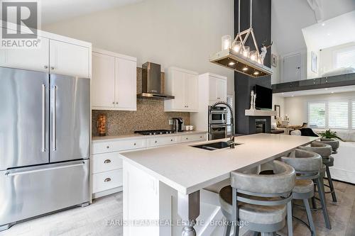 92 Nelson Street, Barrie (Codrington), ON - Indoor Photo Showing Kitchen With Double Sink With Upgraded Kitchen