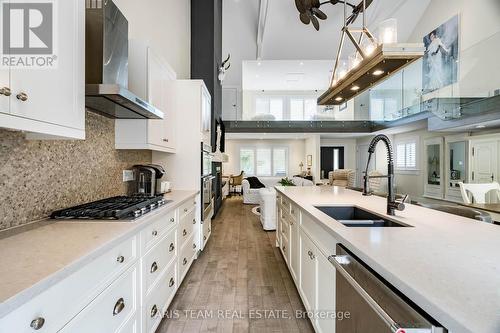 92 Nelson Street, Barrie (Codrington), ON - Indoor Photo Showing Kitchen With Double Sink With Upgraded Kitchen