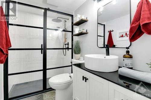 50 Emmerson Avenue Unit#201, Ottawa, ON - Indoor Photo Showing Bathroom