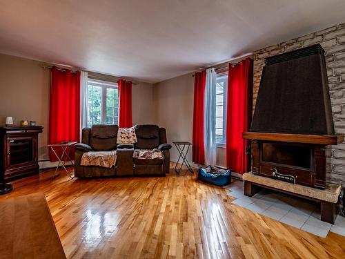 Salon - 4225 Av. Hébert, Bécancour, QC - Indoor Photo Showing Living Room