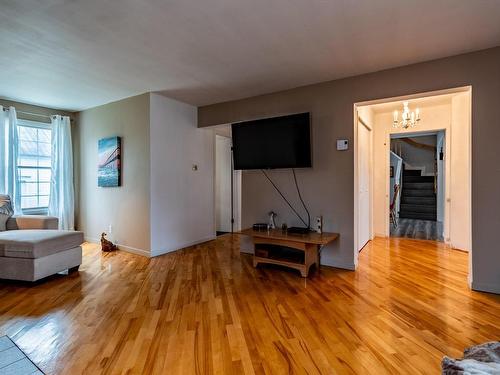 Salon - 4225 Av. Hébert, Bécancour, QC - Indoor Photo Showing Living Room