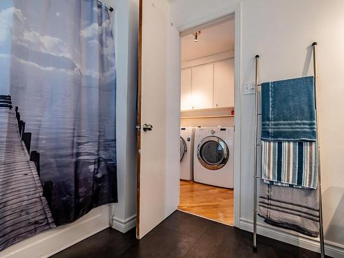 Salle de bains - 4225 Av. Hébert, Bécancour, QC - Indoor Photo Showing Laundry Room