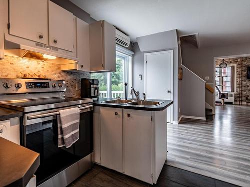 Cuisine - 4225 Av. Hébert, Bécancour, QC - Indoor Photo Showing Kitchen With Double Sink