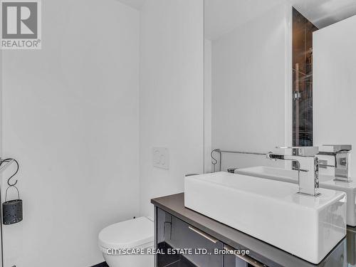 3915 - 70 Temperance Street, Toronto C01, ON - Indoor Photo Showing Bathroom