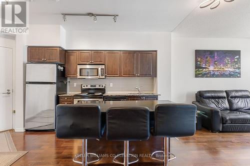 2412 - 215 Fort York Boulevard, Toronto C01, ON - Indoor Photo Showing Kitchen