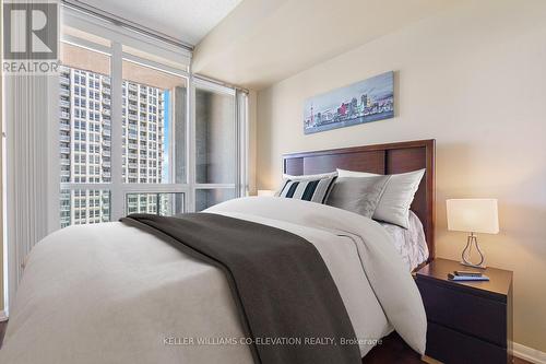 2412 - 215 Fort York Boulevard, Toronto C01, ON - Indoor Photo Showing Bedroom