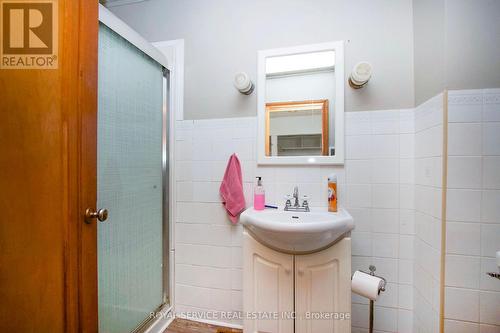 4504 Highway 2, Clarington, ON - Indoor Photo Showing Bathroom