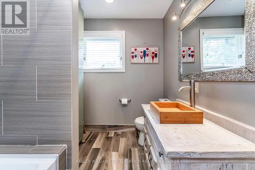 365 Pheasant Lane, Midland, ON - Indoor Photo Showing Bathroom