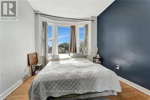 171 Balmoral Avenue N, Hamilton, ON - Indoor Photo Showing Bedroom