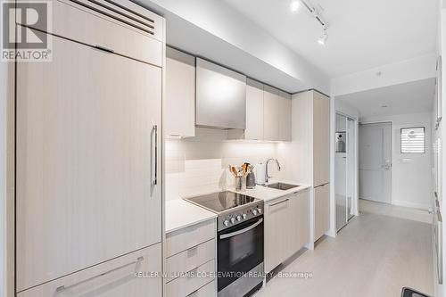 404S - 10 Gibbs Road, Toronto, ON - Indoor Photo Showing Kitchen With Upgraded Kitchen