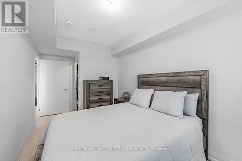 404S - 10 Gibbs Road, Toronto, ON - Indoor Photo Showing Bedroom
