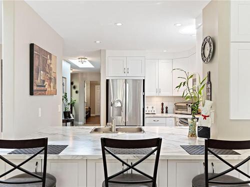 750 Quilchena Cres, Nanaimo, BC - Indoor Photo Showing Kitchen