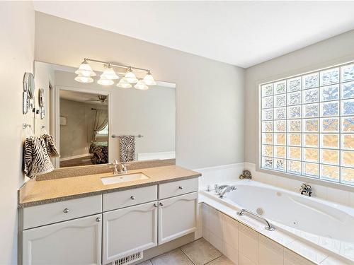 750 Quilchena Cres, Nanaimo, BC - Indoor Photo Showing Bathroom