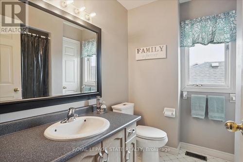 126 Gurnett Drive, Hamilton, ON - Indoor Photo Showing Bathroom