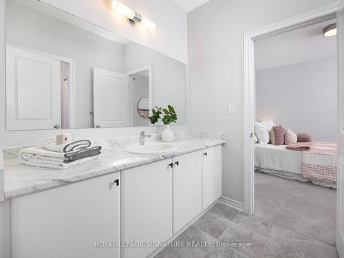 92 Woodhaven Ave, Aurora, ON - Indoor Photo Showing Bathroom