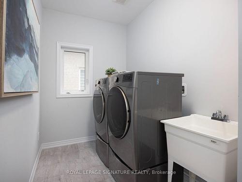 92 Woodhaven Ave, Aurora, ON - Indoor Photo Showing Laundry Room